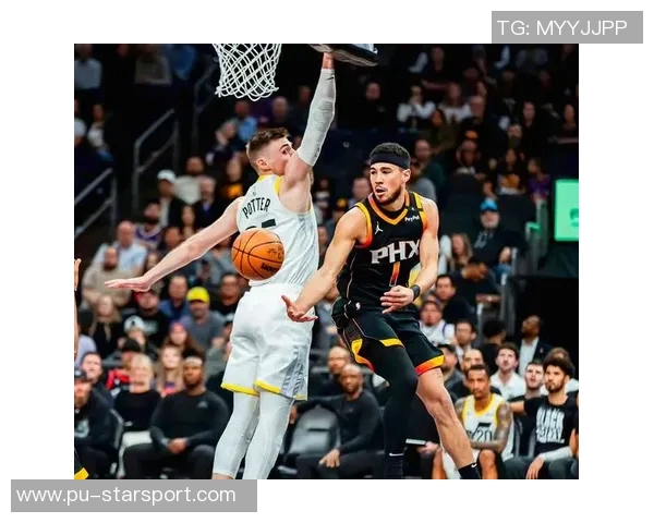 阿伦对布克三分犯规的看法:突破被切裁判总是认为球手一体 阿伦对布克三分犯规的看法:突破被切裁判总是认为球手一体