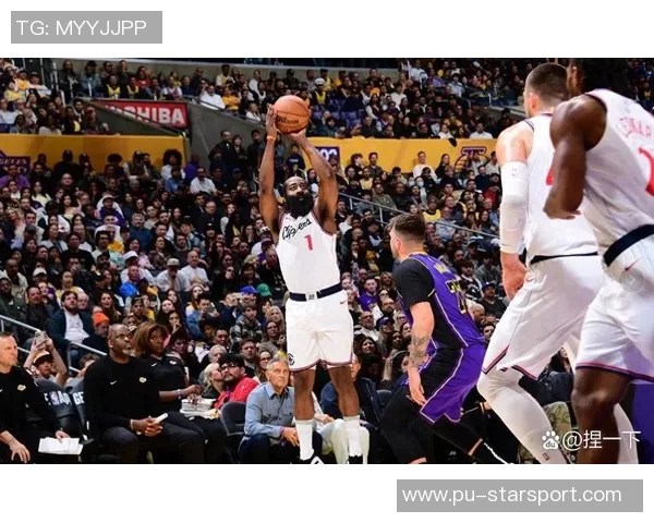 各队单场三分球纪录保持者揭秘哈登三次平纪录仅三人达到13三分